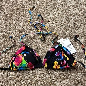 NWT Pilyq Samba floral bikini top sz medium